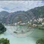 🌄✨ वीकेंड पर नैनीताल में पर्यटकों की रिकॉर्ड भीड़, नौकायन से गुलजार हुई नैनी झील 🚣‍♂️📸