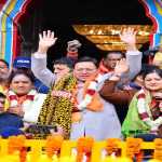 केदारनाथ से सीएम धामी ने दिया नमो मंत्र, धाम में लगाया भंडारा, श्रद्धालुओं को बांटा प्रसाद