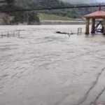 पहाड़ों में भारी बारिश, बढ़ा अलकनंदा का जलस्तर, रुद्रप्रयाग में डूबी शिव मूर्ति