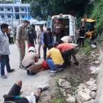 केदारनाथ हाईवे पर तीसरा बड़ा हादसा, जेसीबी ने चार बाइक सवारों को कुचला