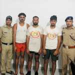 हरिद्वार में कांवड़ियों ने कार पर बरसाए लाठी डंडे, मारपीट करने पर हिरासत में 3 युवक