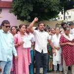 हल्द्वानी में 100 से ज्यादा घरों में लगे लाल निशान, सड़कों पर उतरे लोग, अतिक्रमण से जुड़ा मामला