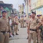 हल्द्वानी के बनभूलपुरा में 300 जवानों के साथ पुलिस ने मारा छापा, नाकेबंदी कर की चेकिंग, शहर में मचा हड़कंप