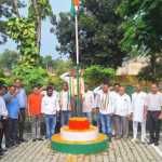 स्वतंत्रता दिवस पर लाल कुआं नगर पंचायत अध्यक्ष सुरेंद्र सिंह लोटनी ने फहराया तिरंगा, लालकुआं वासियों को दी शुभकामनाएं