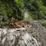 उत्तराखंड में मौसम का कहर! 🚨 भूस्खलन से बंद हुए यमुनोत्री और गंगोत्री हाईवे