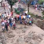 उत्तरकाशी: नौगांव क्षेत्र में बादल फटने से तबाही, कई मकान और वाहन मलबे में दबे