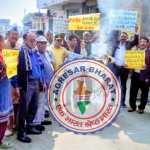 बिंदुखत्ता को राजस्व गांव का दर्जा: विपक्षी दलों ने प्रदर्शन कर तेज की मांग,