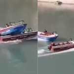 🚨बड़ा हादसा टला! 🌊  नदी के बीच दो मोटर बोट आमने-सामने टकराईं, वायरल वीडियो ने मचाया हड़कंप 😱⚠️