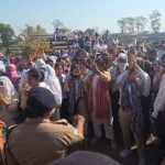 लालकुआं:मदरसन कंपनी में दूसरे दिन भी घमासान: वेतन वृद्धि को लेकर आर-पार की जंग, छात्र नेता पियूष जोशी नजरबंद, वीडियो