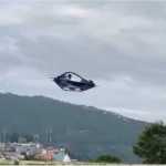 🚀 पहाड़ों से उड़ी ‘फ्यूचर कार’: अल्मोड़ा के युवक ने बनाई इलेक्ट्रिक फ्लाइंग व्हीकल