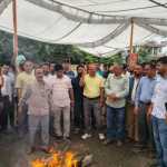 उत्तराखंड:सहकारिता कर्मचारियों का आंदोलन तेज़: 11वें दिन भी डटे रहे कर्मचारी, अल्मोड़ा AR का फूंका पुतला